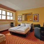 Sauerlacher Post Hotel 3*