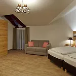 Hotel Sauerlacher Post 3*