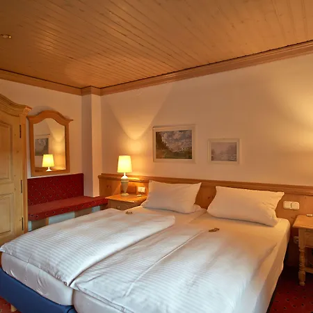 Hotel Sauerlacher Post 3*
