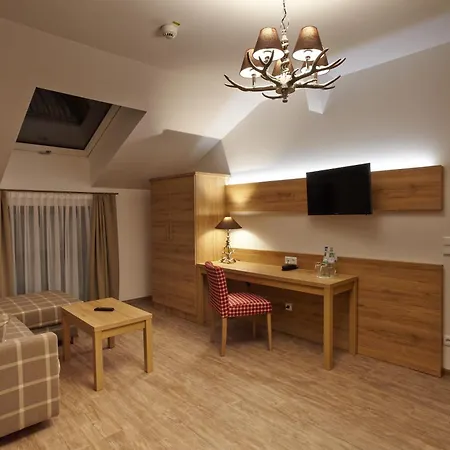 Sauerlacher Post Отель Зауэрлах